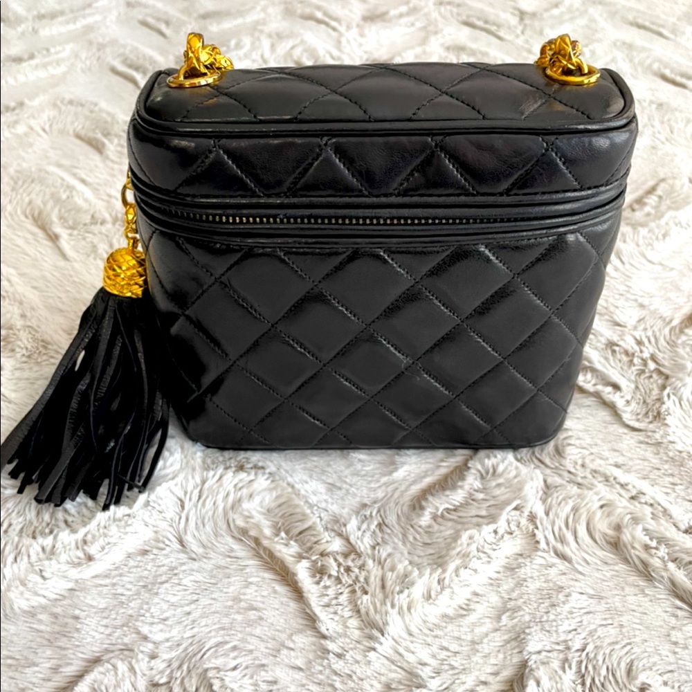 🔥🔥🔥Authentic Vintage CHANEL binocular style bag